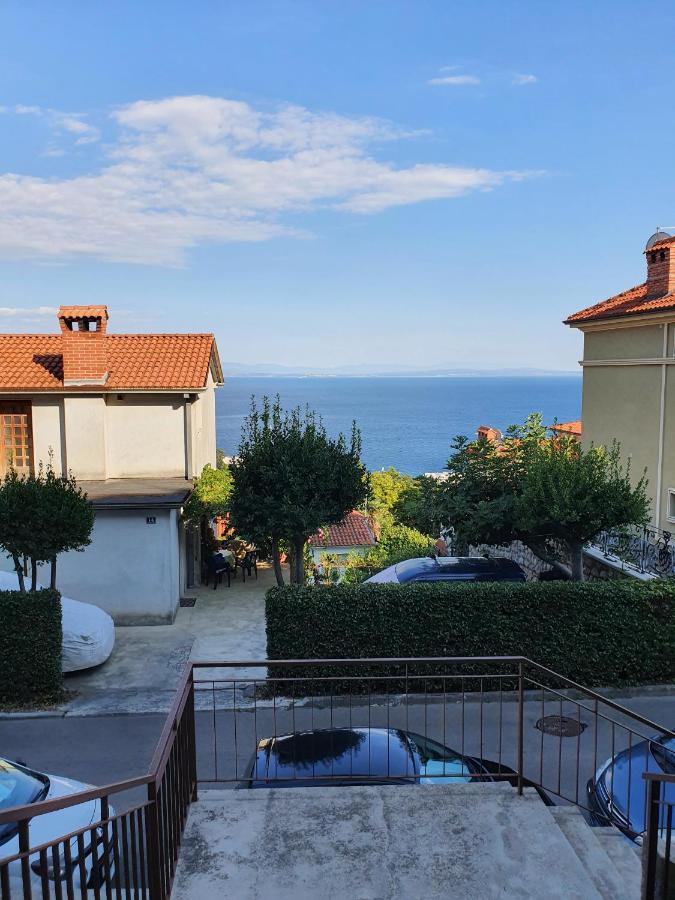 Appartamento Studio Apartman Fredi Abbazia Esterno foto